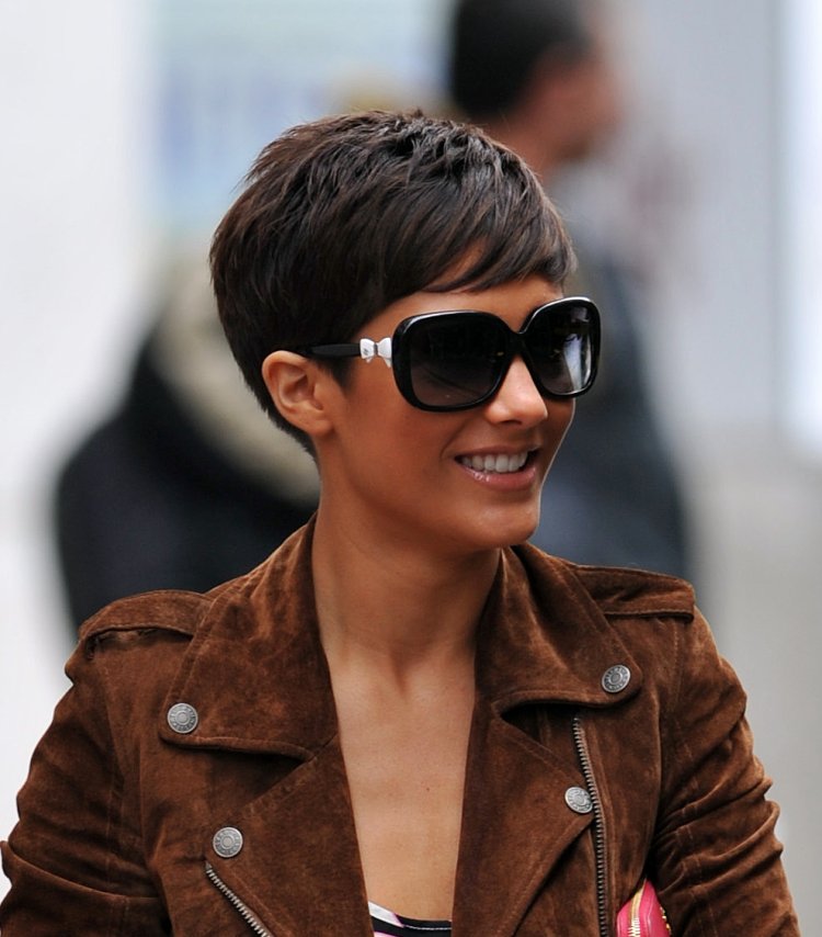 Pixie haircut Demi Moore