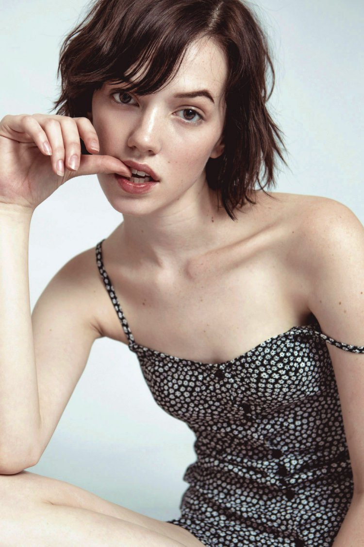 Models with small breasts