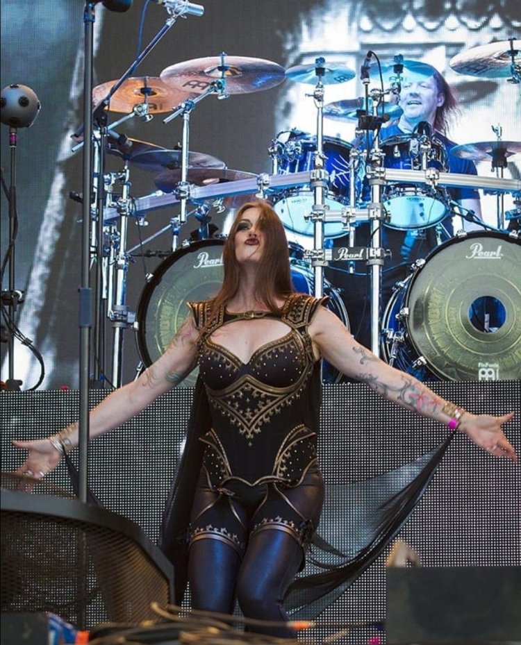 Clava Coca in Lower Lingerie