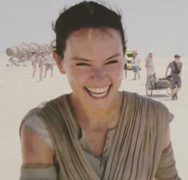 Daisy Ridley Rey Face