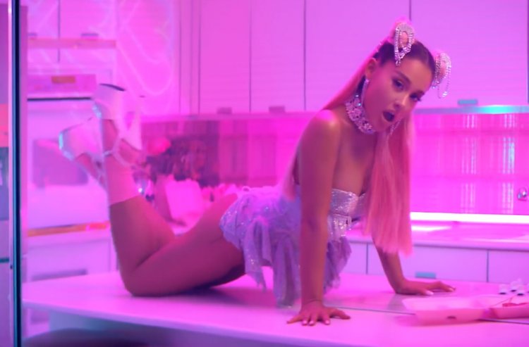 Ariana Grande 7 Rings Sexy