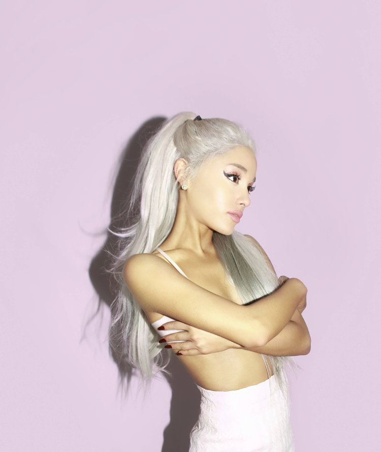 Ariana Grande Platin hair