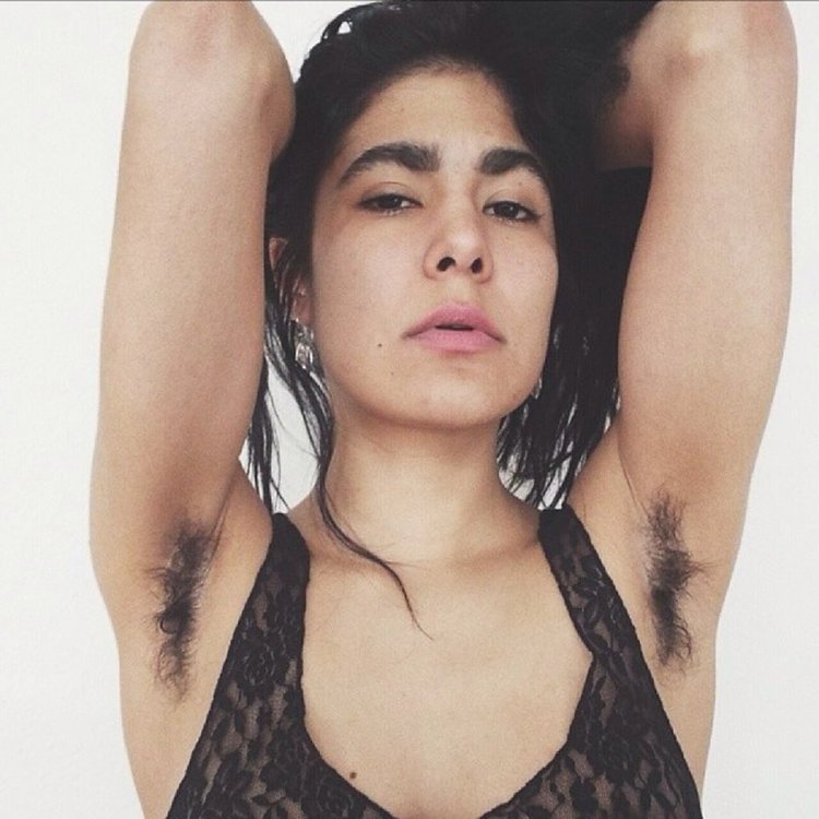 Margaret Kuelly unshaven armpits
