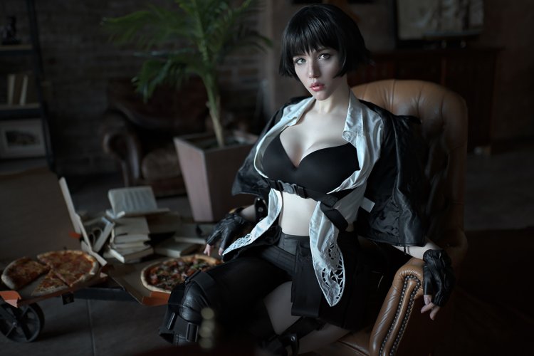 Devil May Cry Lady Cosplay