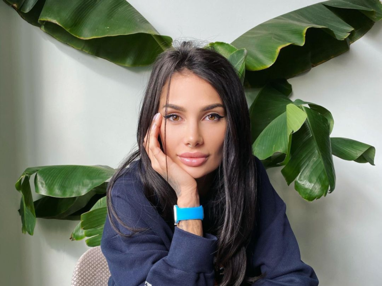 Alexandra Kabaeva house 2 parish