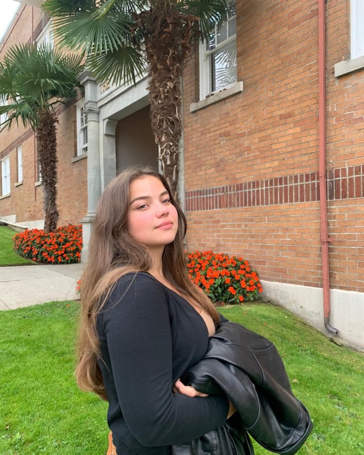 Megan Charpentier Feet