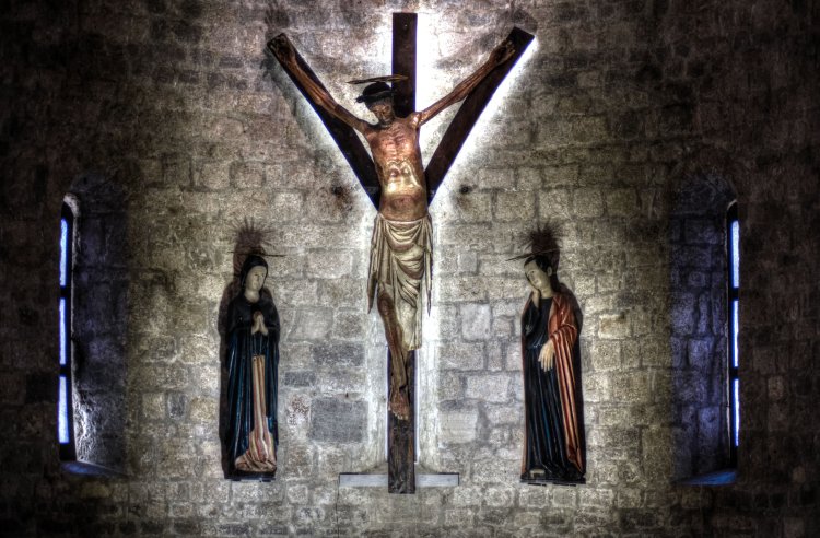 Crucifix group