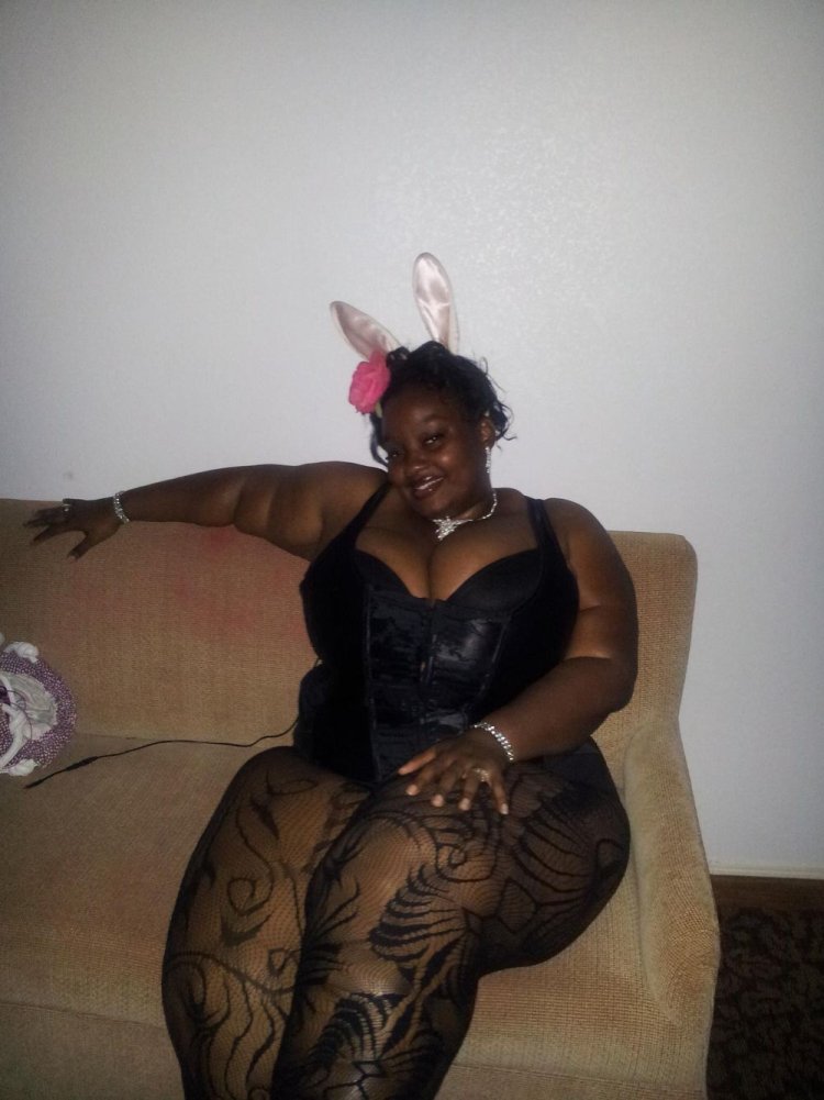 Chubby Ebony Lyngeri