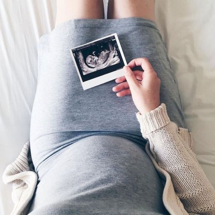 Pregnant without a face