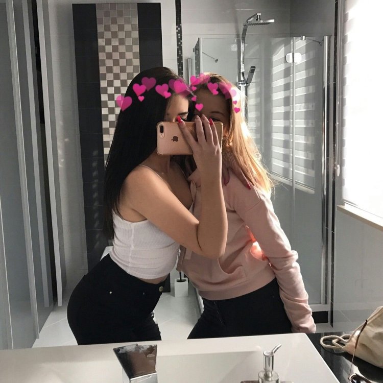 Best friends in the mirror