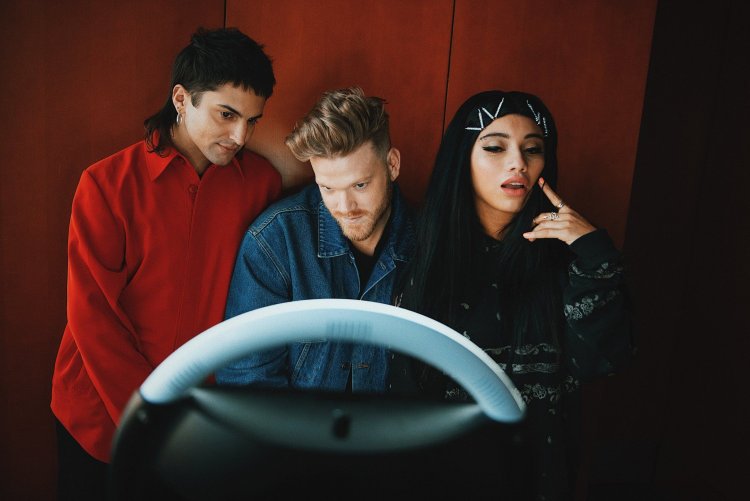 Superfruit Personal life