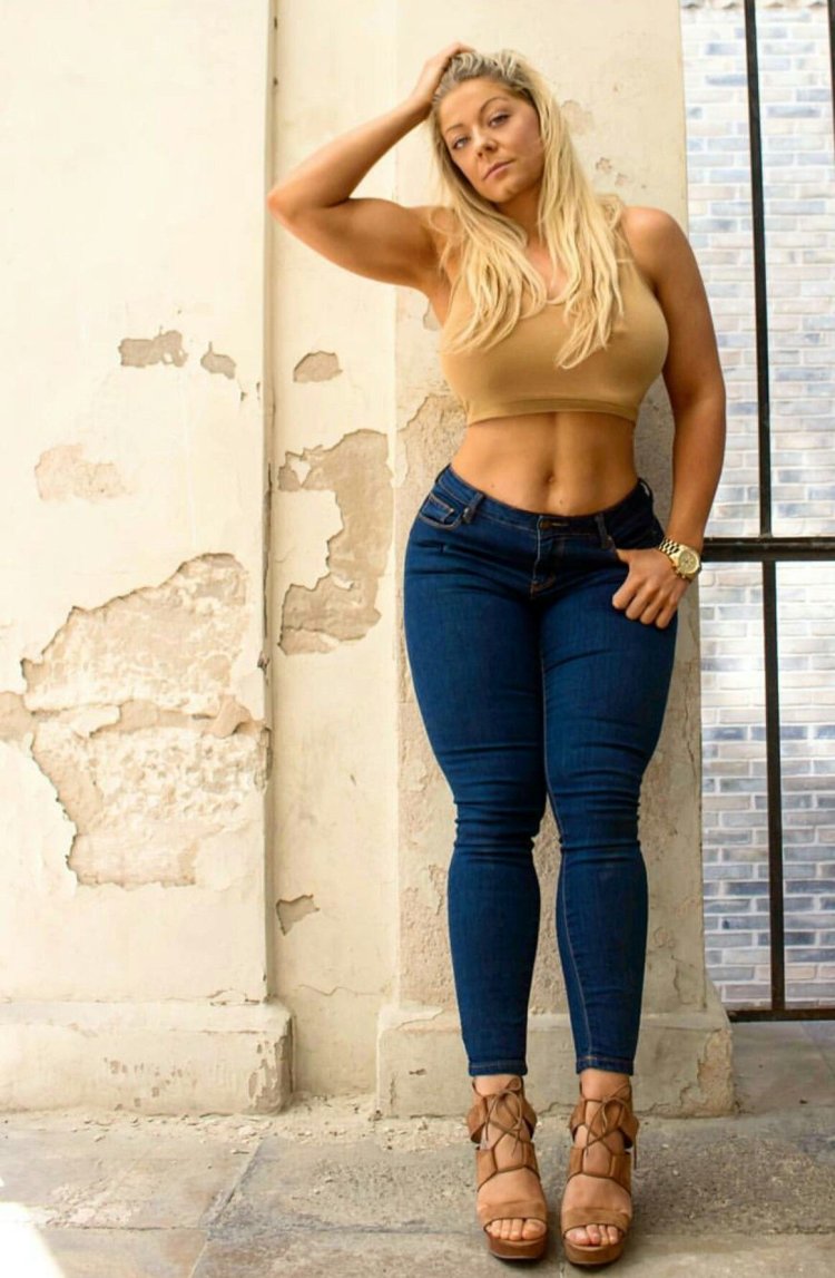 Iskra Arabella Lawrence