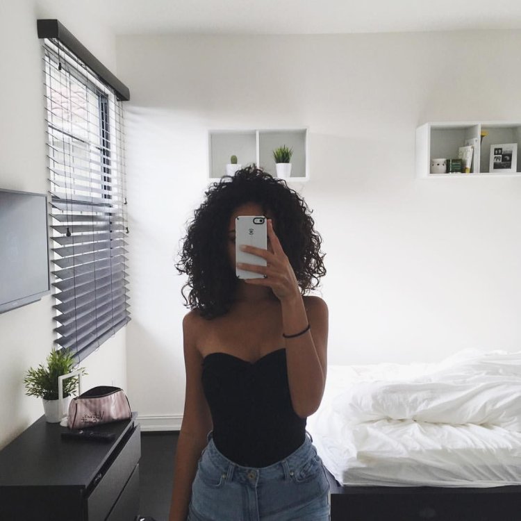 Selfies of girls with curly hair