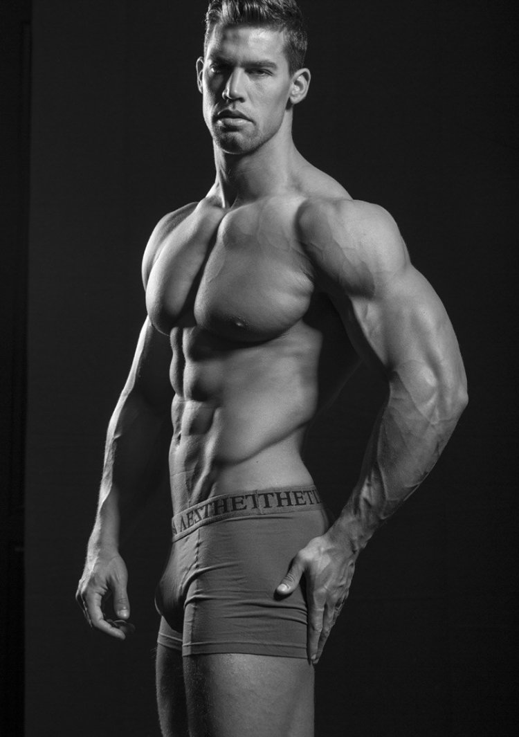 CSABA SZIGETI bodybuilder