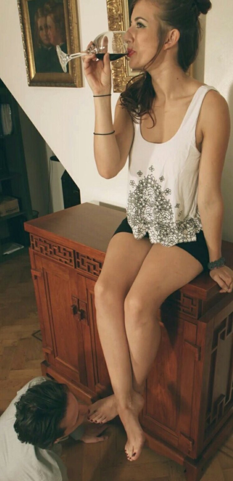 Feet Slave in a hotel