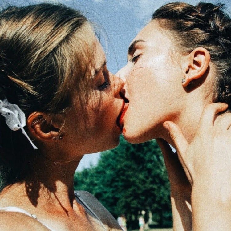 Kiss two women from films