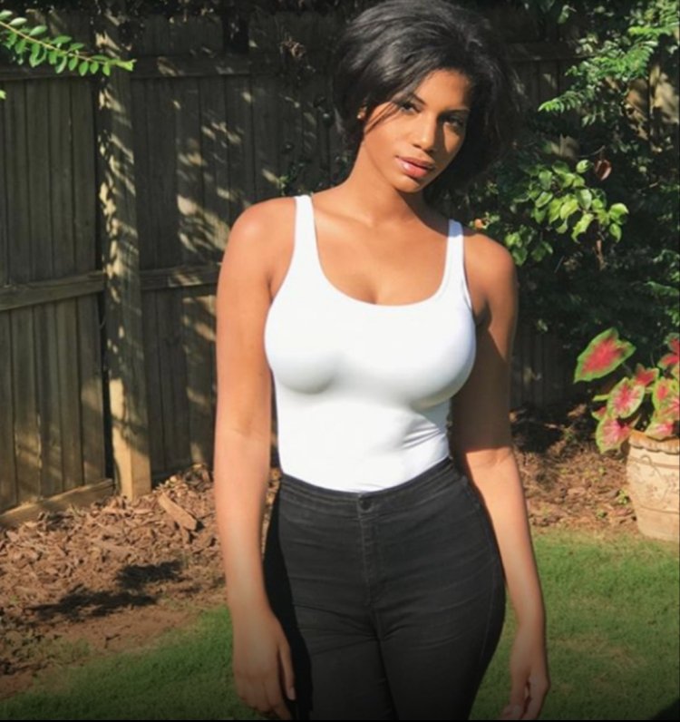 Taylor Rooks hot