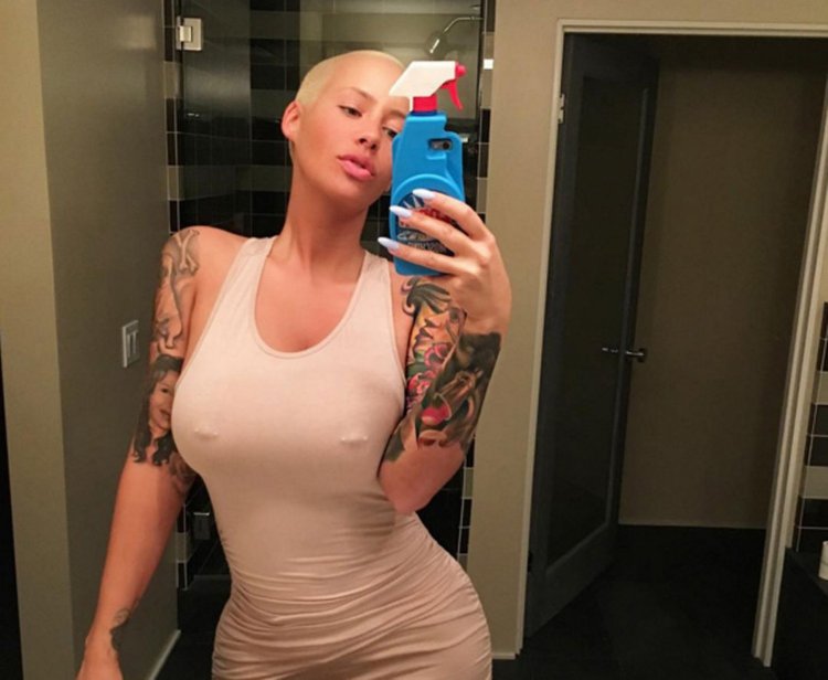 Pierced nipples Amber Rose