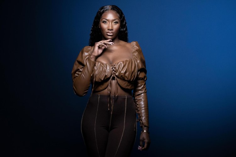 Aya nakamura hot photo