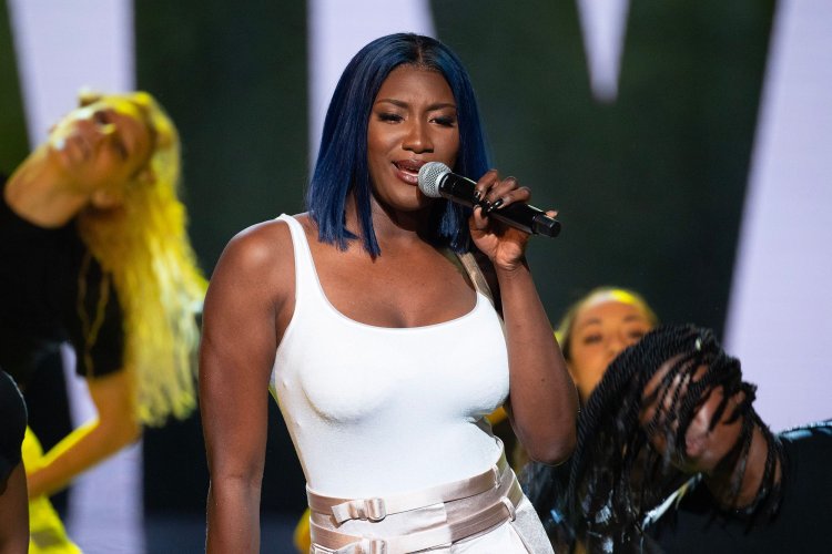 Singer Aiva Nakamura