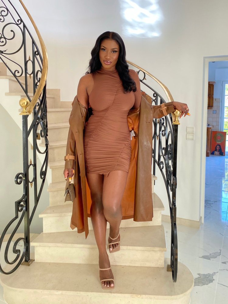 Singer Aya Nakamura Naked