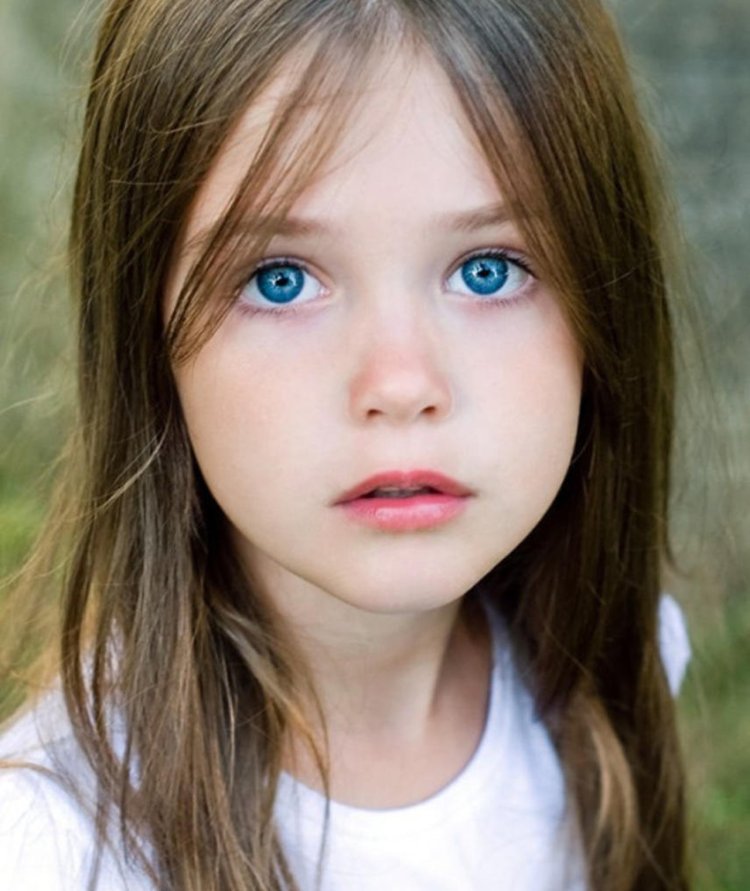 Christina Pakarina model