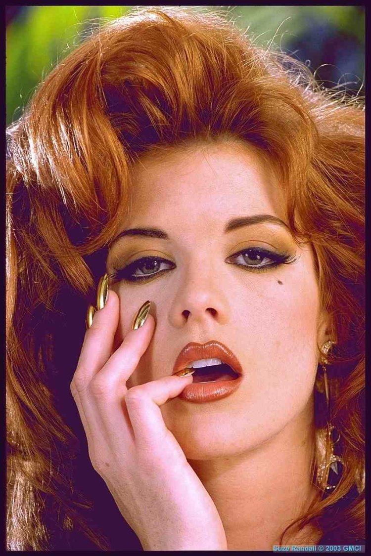 Suze Randall girls in full growth