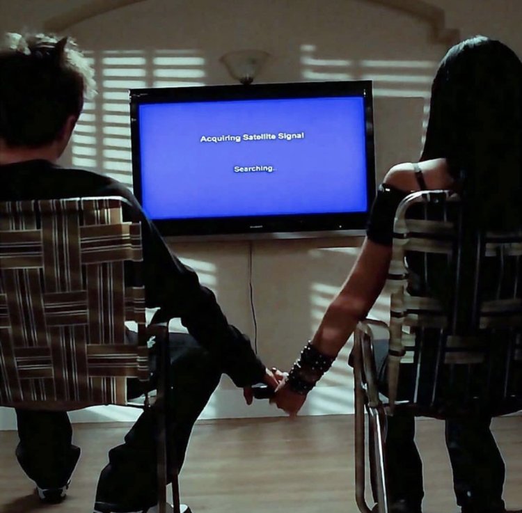 Jesse and Jane Watch TV