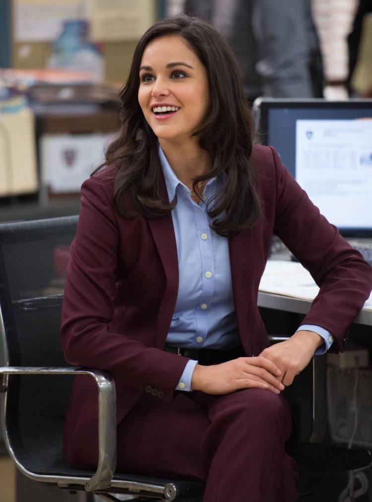 Brooklyn 9-9 Amy Santiago