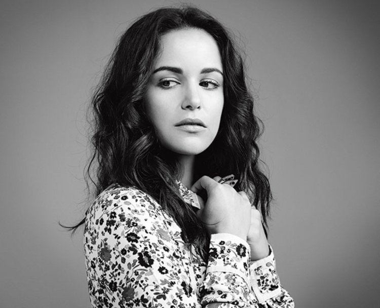 Amy Santiago actress