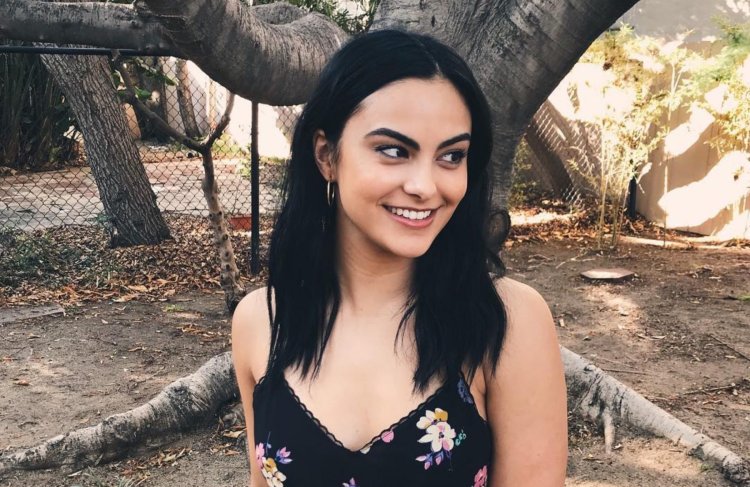 Camilla Mendes Veronika Lodge