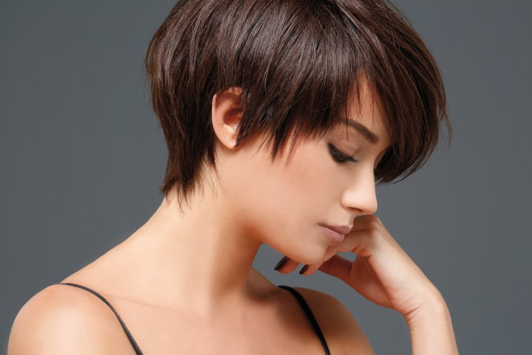 Bob Garson haircut for medium hair for women