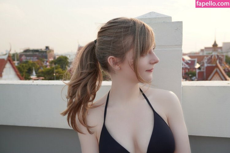 Ella Freya chest
