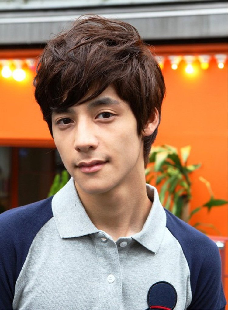 Koreans with a round face guys