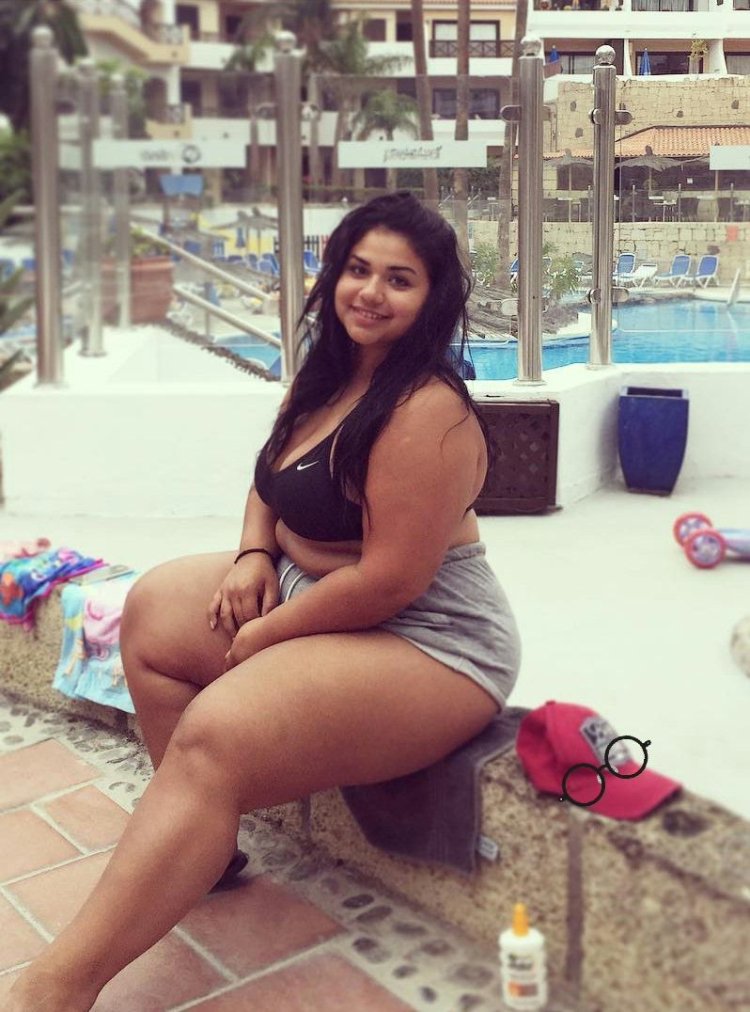 Arab girl Hot Selfie