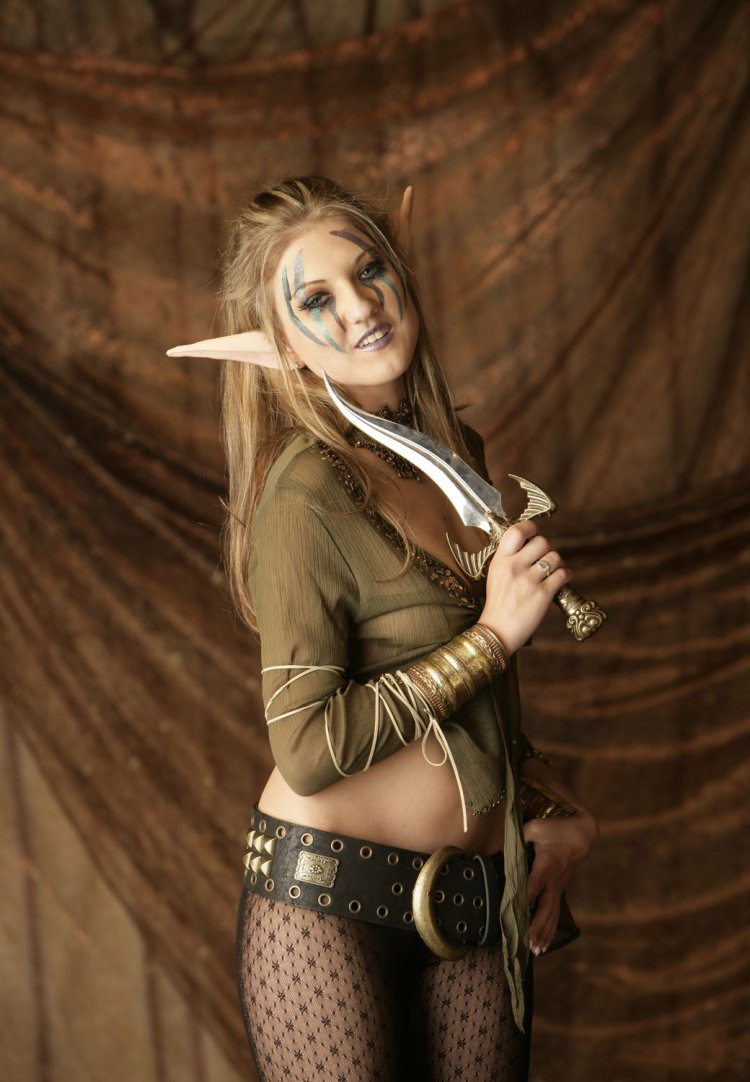 Sword Maiden cosplay