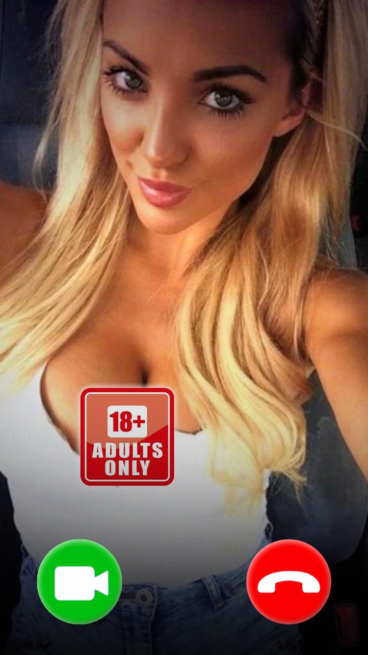 Lindsay Palas Selfie Hot