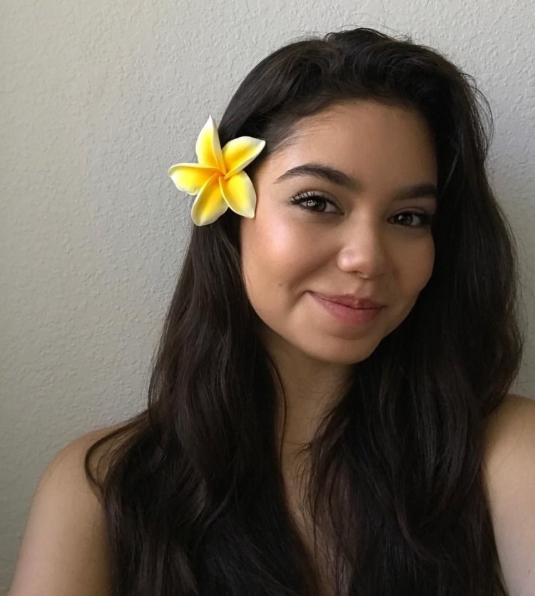 Aulia Kravalo in a swimsuit