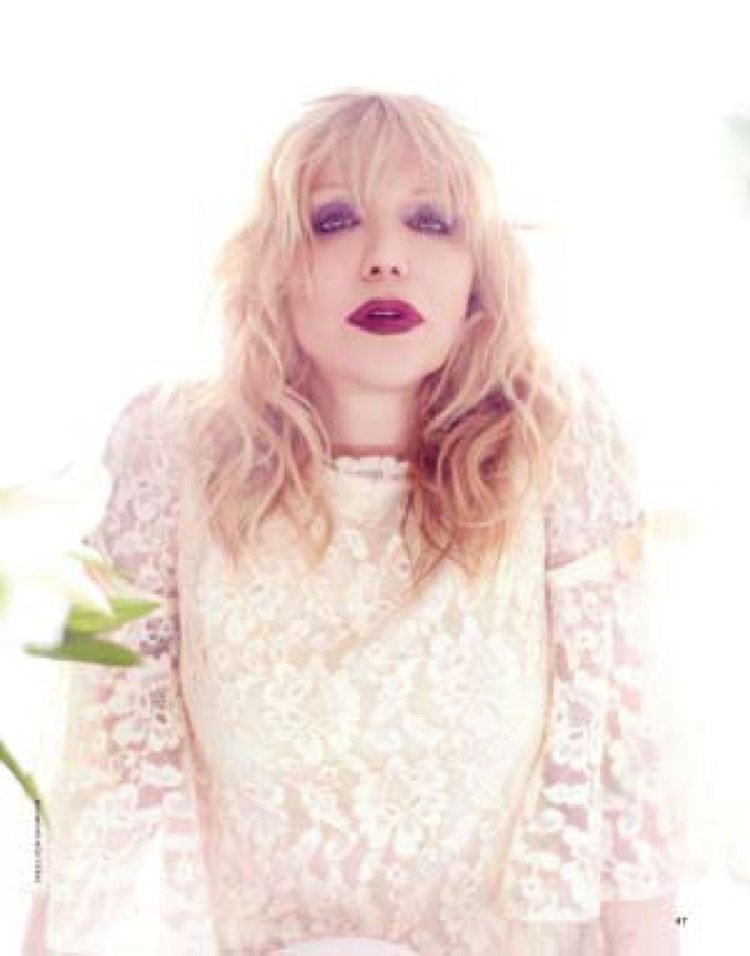 Courtney Love Makeup