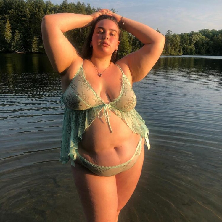 BBW wives on Lake Toples