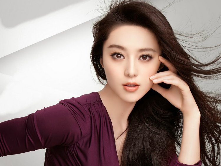 Chinese actress Lee Binbin