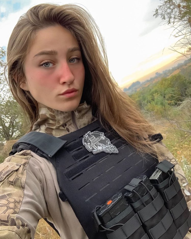 Militaryist girl
