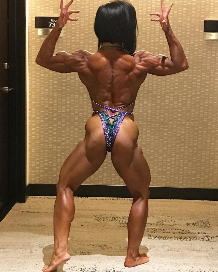 Jody Miller legs photo