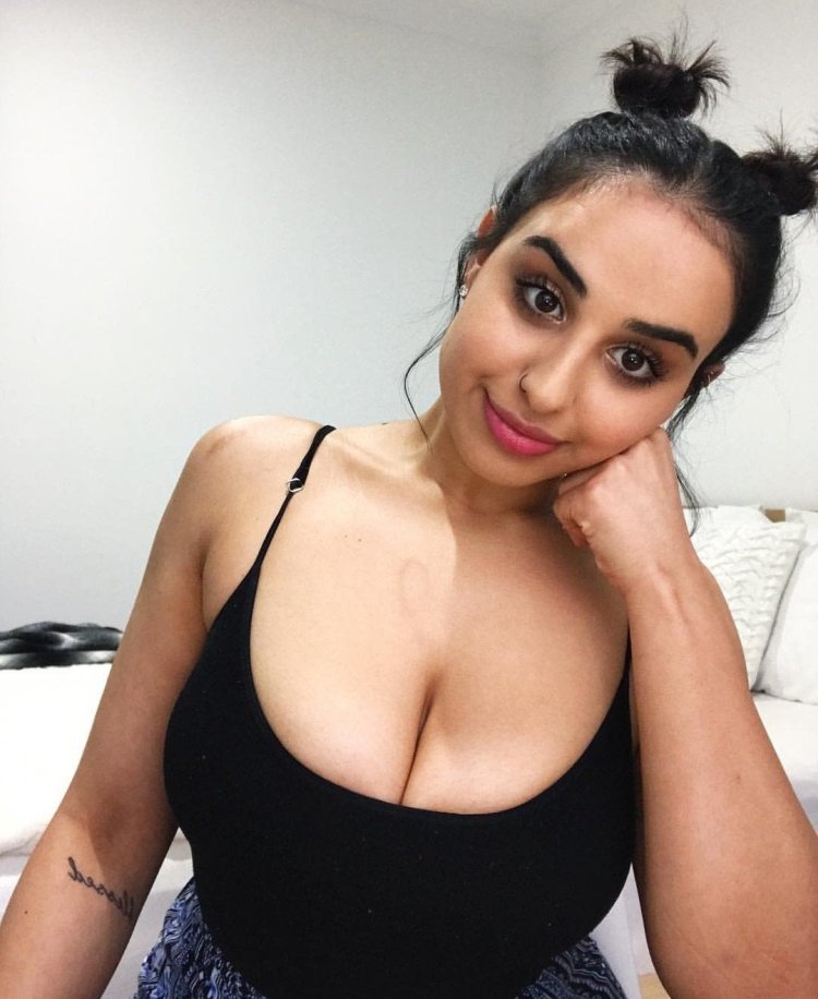 Tatar with big breasts