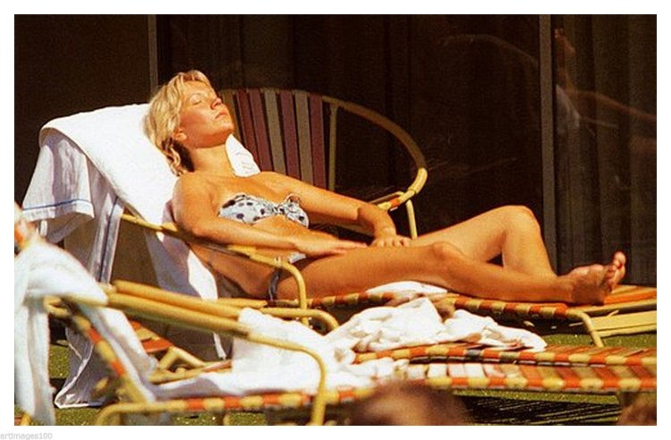 Agneta Feltskogo in Bikini