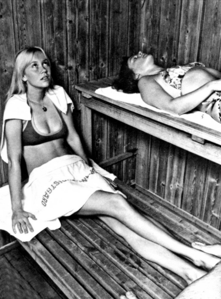 ABBA Agneta in bikini