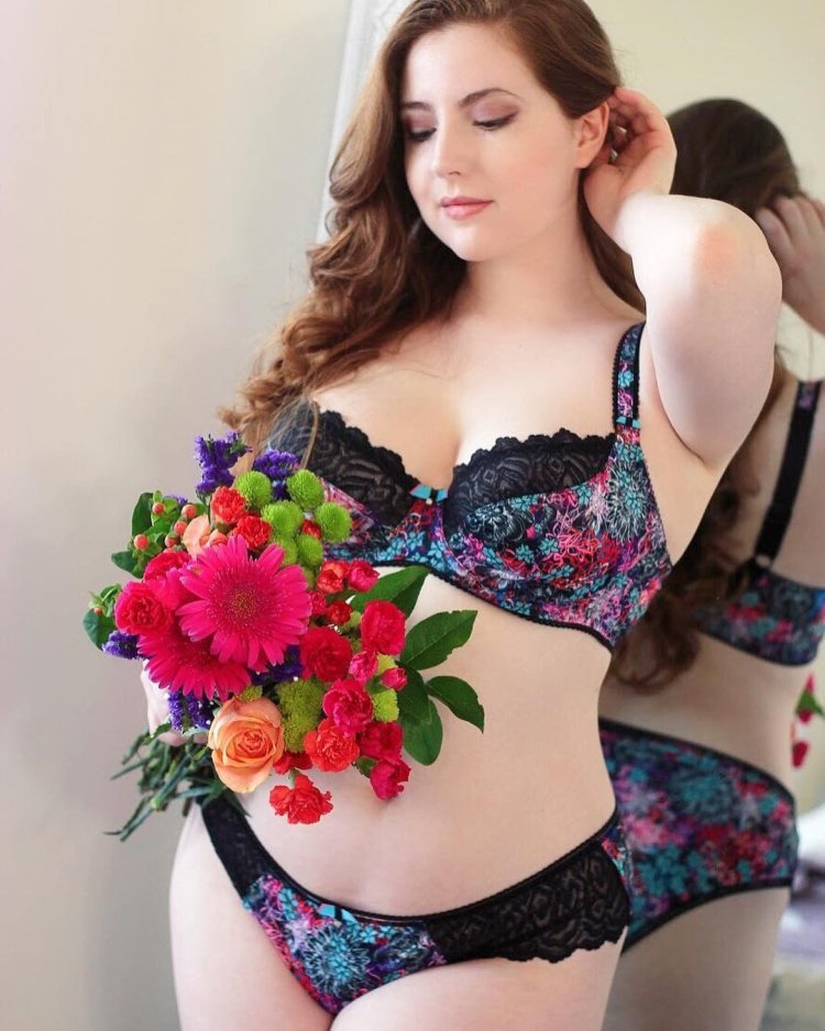 Model plus saz king steph