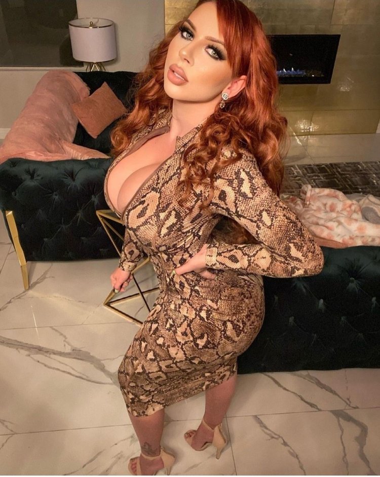 Naomy Nohmee photo shoots