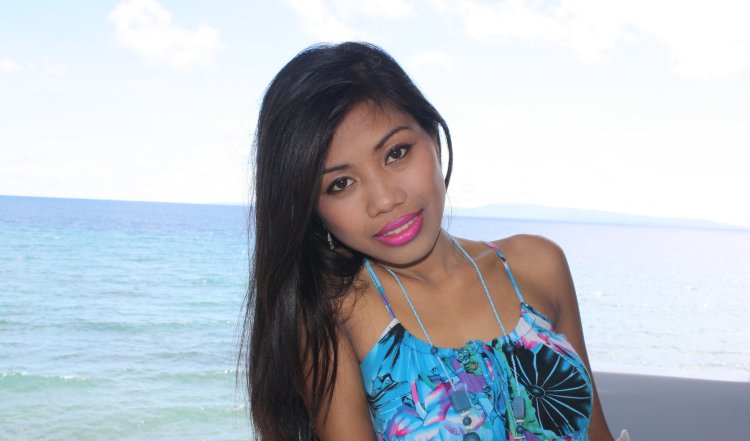 Philippine girl Theen