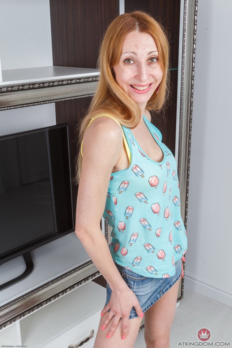 Skinny unshaven girls